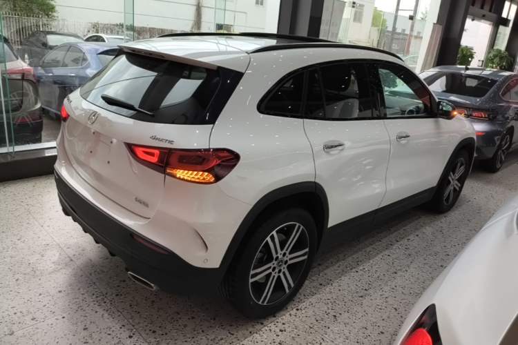 Used Mercedes-Benz GLA 2022 GLA 220 4MATIC Rear Right 45 Deg