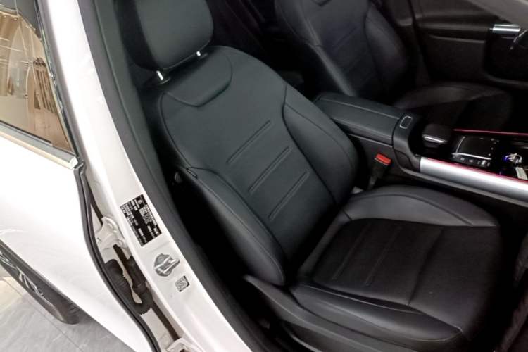 Used Mercedes-Benz GLA 2022 GLA 220 Right Front Seat