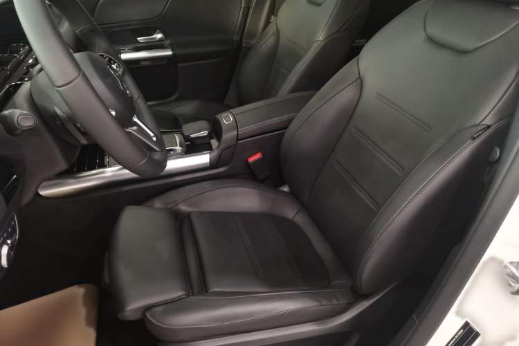Used Mercedes-Benz GLA 2022 Facelifted GLA 200 Right Front Seat