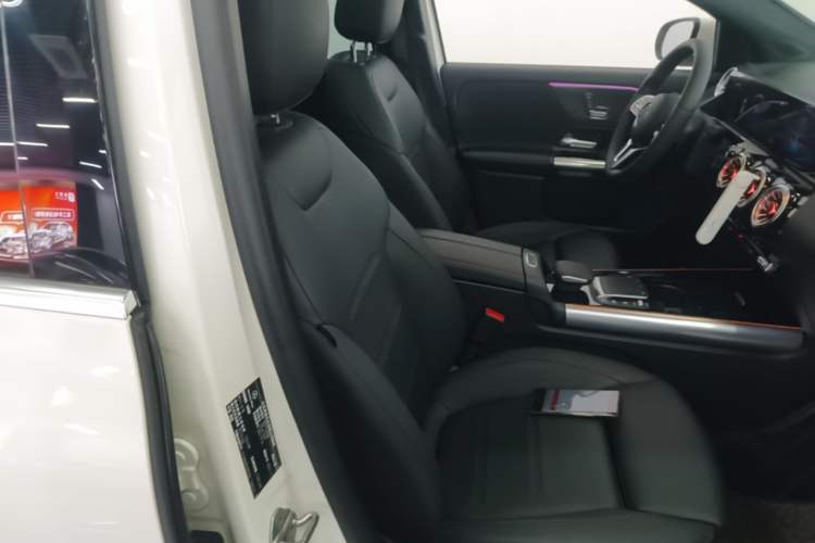 Used Mercedes-Benz GLA 2022 GLA 200 Right Front Seat