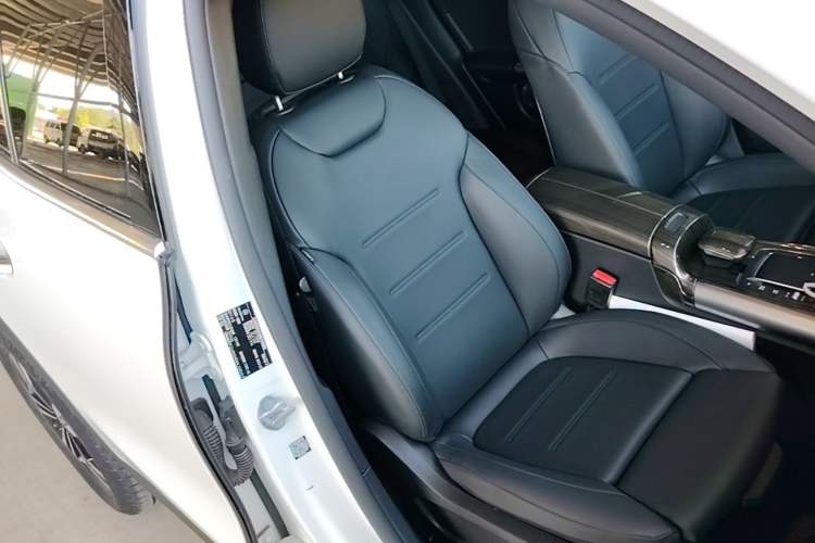 Used Mercedes-Benz GLA 2022 Facelifted GLA 200 Right Front Seat