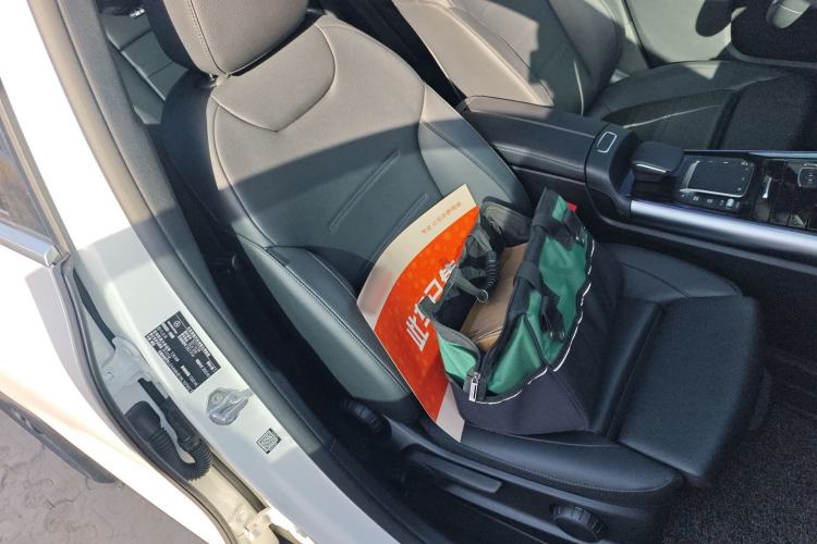 Used Mercedes-Benz GLA 2022 Facelifted GLA 200 Right Front Seat