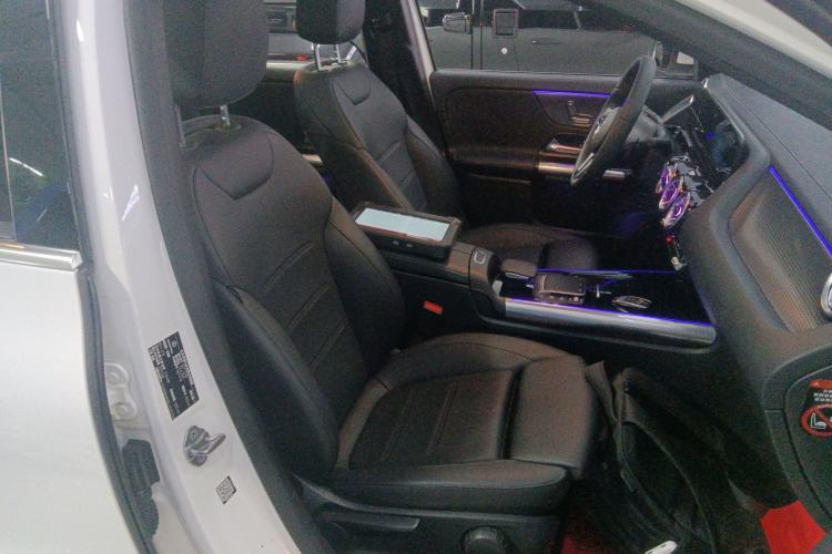 Used Mercedes-Benz GLA 2022 Facelifted GLA 200 Right Front Seat