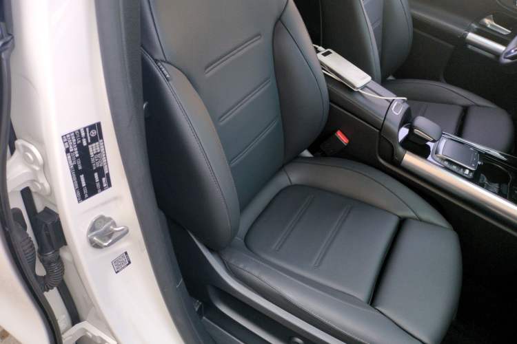 Used Mercedes-Benz GLA 2022 GLA 200 Right Front Seat
