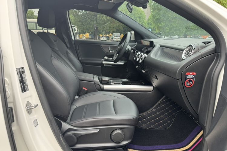 Used Mercedes-Benz GLA 2022 GLA 220 Right Front Seat