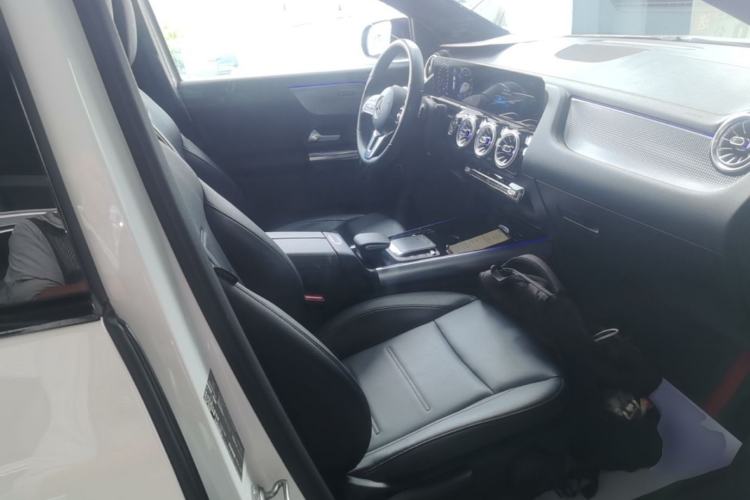 Used Mercedes-Benz GLA 2022 GLA 220 4MATIC Right Front Seat