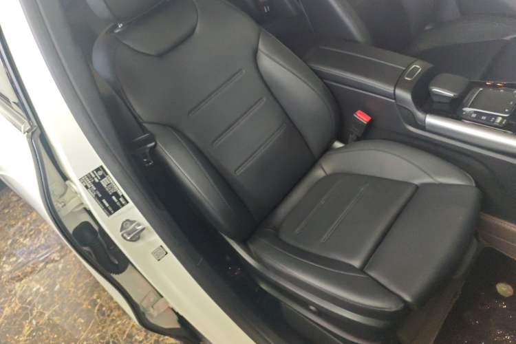 Used Mercedes-Benz GLA 2022 GLA 200 Right Front Seat