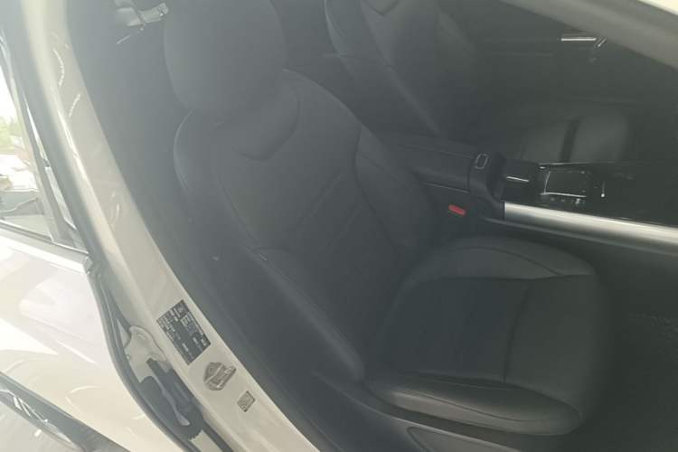 Used Mercedes-Benz GLA 2022 GLA 220 Right Front Seat