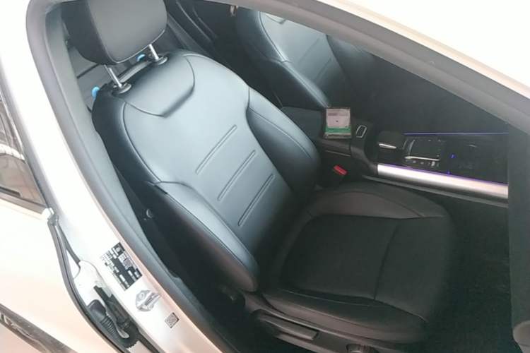 Used Mercedes-Benz GLA 2022 GLA 220 Right Front Seat