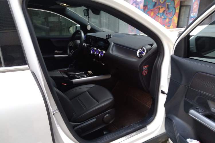 Used Mercedes-Benz GLA 2022 GLA 220 Right Front Seat