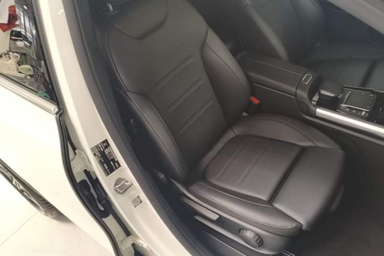 Used Mercedes-Benz GLA 2022 Facelifted GLA 200 Right Front Seat