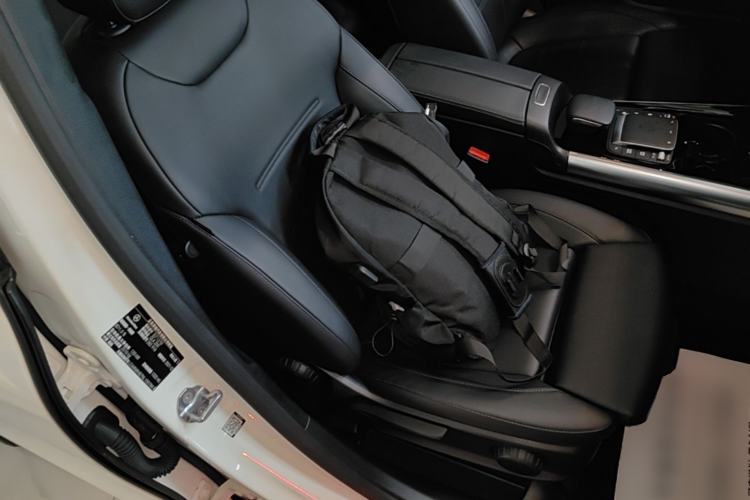 Used Mercedes-Benz GLA 2022 Facelifted GLA 200 Right Front Seat