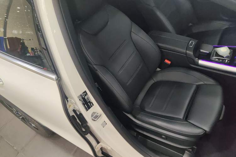 Used Mercedes-Benz GLA 2022 Facelifted GLA 200 Right Front Seat