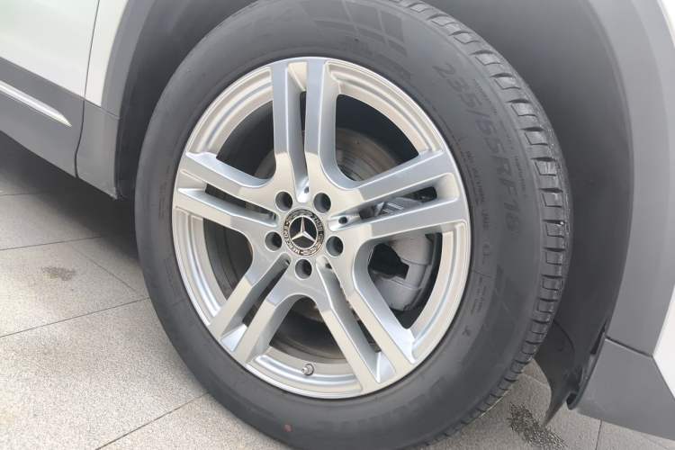 Used Mercedes-Benz GLA 2022 Second Facelift GLA 200 Right Front Wheel Hub