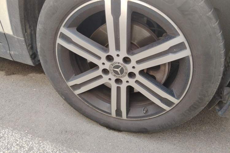 Used Mercedes-Benz GLA 2022 GLA 220 4MATIC Right Front Wheel Hub