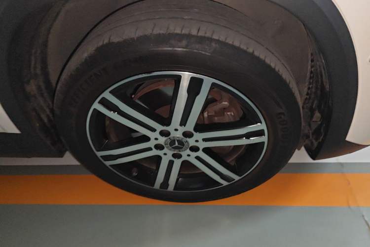 Used Mercedes-Benz GLA 2022 GLA 220 4MATIC Right Front Wheel Hub