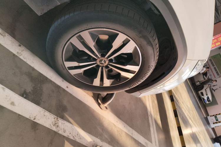 Used Mercedes-Benz GLA 2022 GLA 220 Right Front Wheel Hub