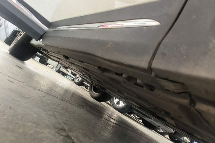 Used Mercedes-Benz GLA 2022 GLA 220 Right Side Sill