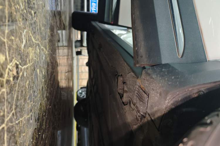 Used Mercedes-Benz GLA 2022 GLA 200 Right Side Sill