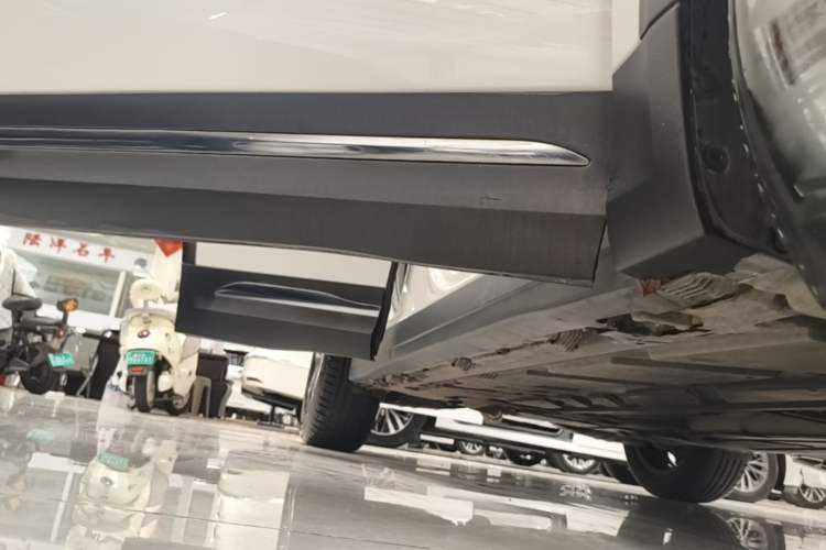 Used Mercedes-Benz GLA 2022 Facelifted GLA 200 Right Side Sill