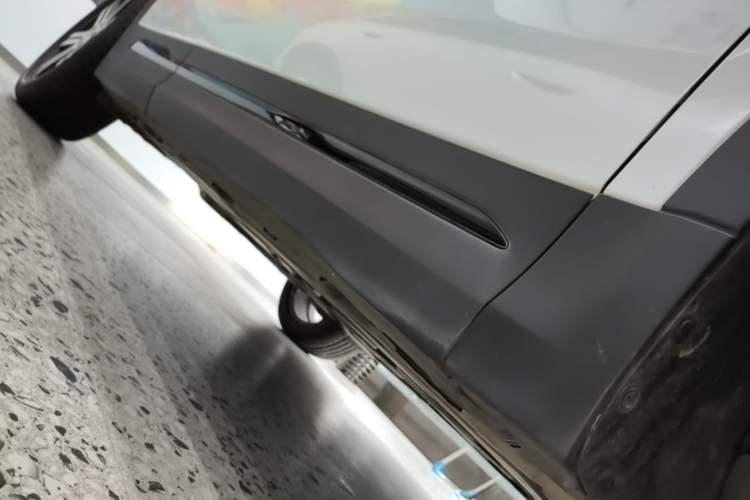 Used Mercedes-Benz GLA 2022 GLA 220 4MATIC Right Side Sill