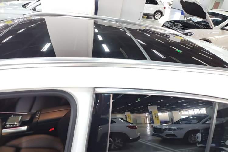 Used Mercedes-Benz GLA 2022 Facelifted GLA 200 Roof