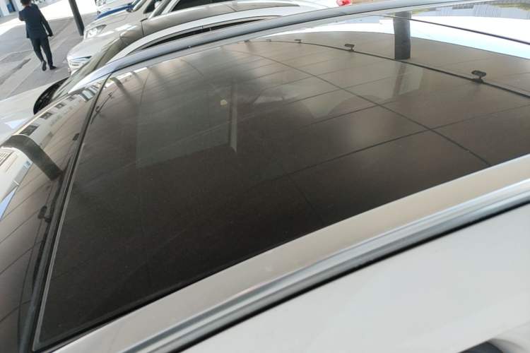 Used Mercedes-Benz GLA 2022 Facelifted GLA 200 Roof