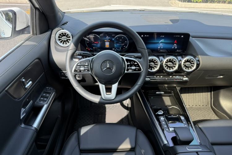 Used Mercedes-Benz GLA 2022 Facelifted GLA 200 Steering Wheel