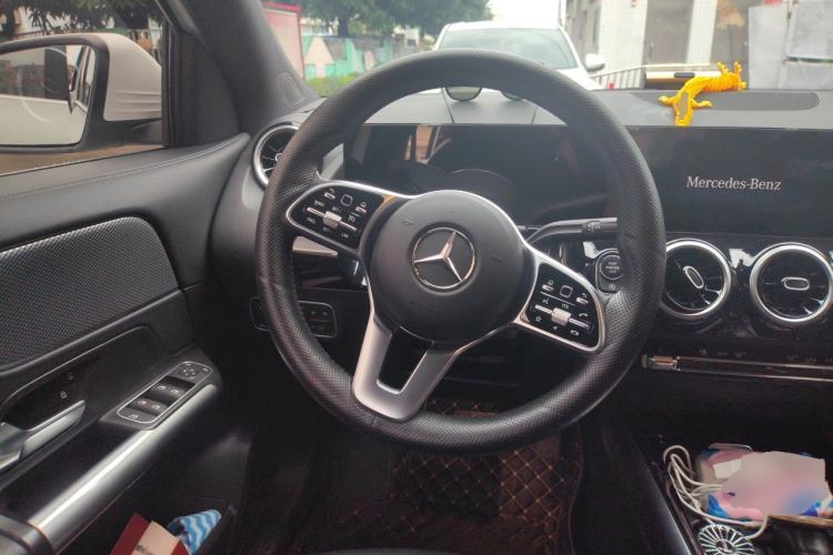 Used Mercedes-Benz GLA 2022 Second Facelift GLA 200 Steering Wheel