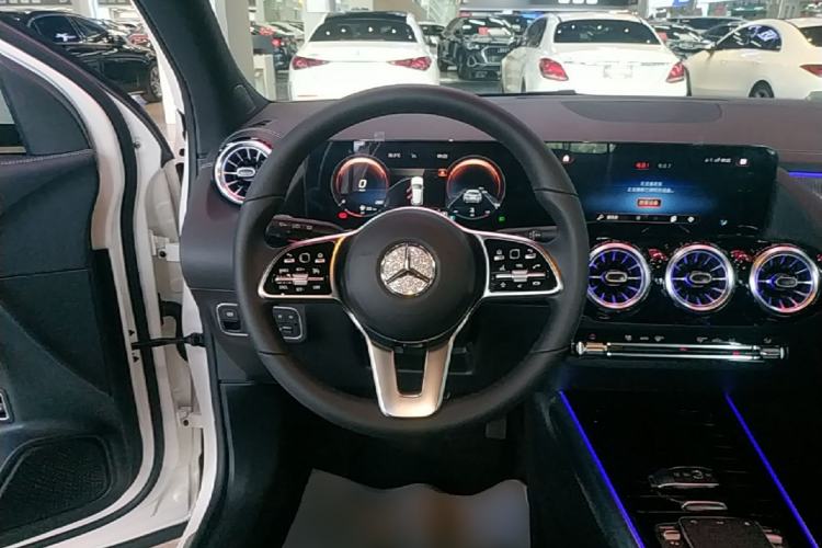 Used Mercedes-Benz GLA 2022 Facelifted GLA 200 Steering Wheel