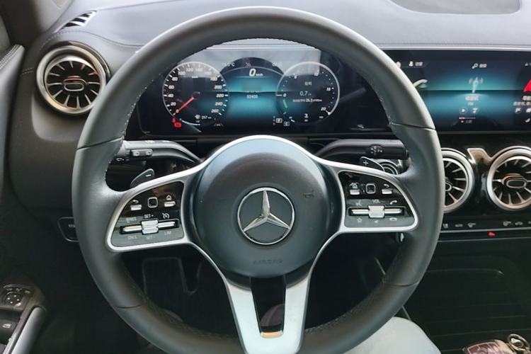 Used Mercedes-Benz GLA 2022 Facelifted GLA 200 Steering Wheel