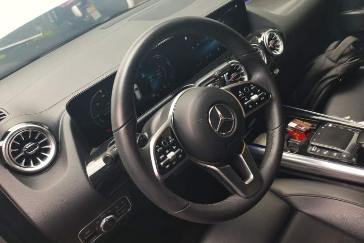 Used Mercedes-Benz GLA 2022 Facelifted GLA 200 Steering Wheel