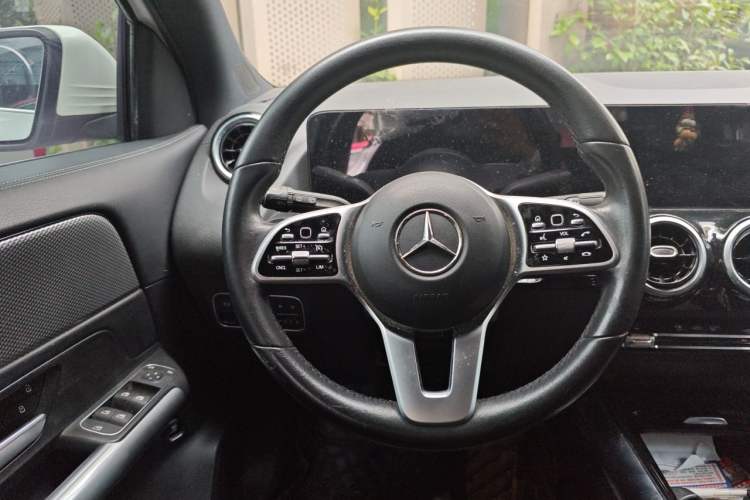 Used Mercedes-Benz GLA 2022 Facelifted GLA 180 Steering Wheel