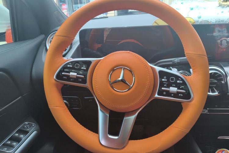 Used Mercedes-Benz GLA 2022 Second Facelift GLA 200 Steering Wheel