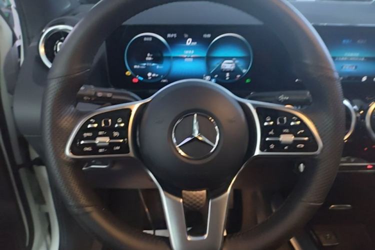 Used Mercedes-Benz GLA 2022 Second Facelift GLA 200 Steering Wheel