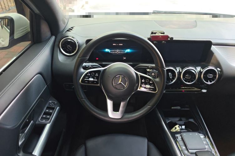 Used Mercedes-Benz GLA 2022 Second Facelift GLA 200 Steering Wheel
