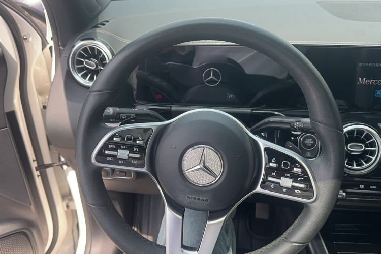 Used Mercedes-Benz GLA 2022 GLA 200 Steering Wheel