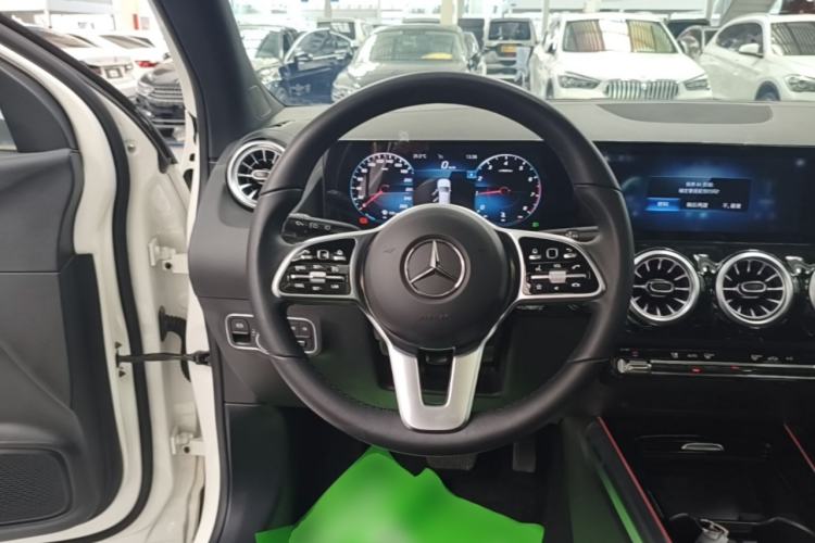 Used Mercedes-Benz GLA 2022 Facelifted GLA 200 Steering Wheel