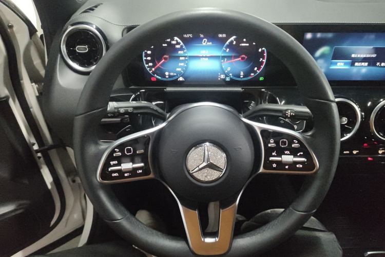 Used Mercedes-Benz GLA 2022 Second Facelift GLA 200 Steering Wheel