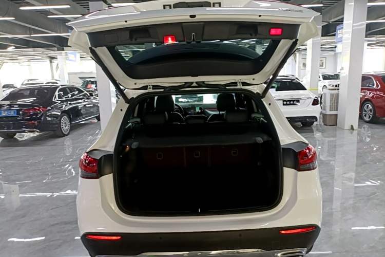 Used Mercedes-Benz GLA 2022 GLA 220 Trunk