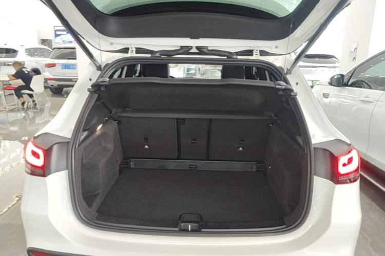Used Mercedes-Benz GLA 2022 Second Facelift GLA 200 Trunk