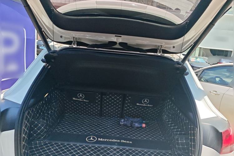 Used Mercedes-Benz GLA 2022 GLA 200 Trunk
