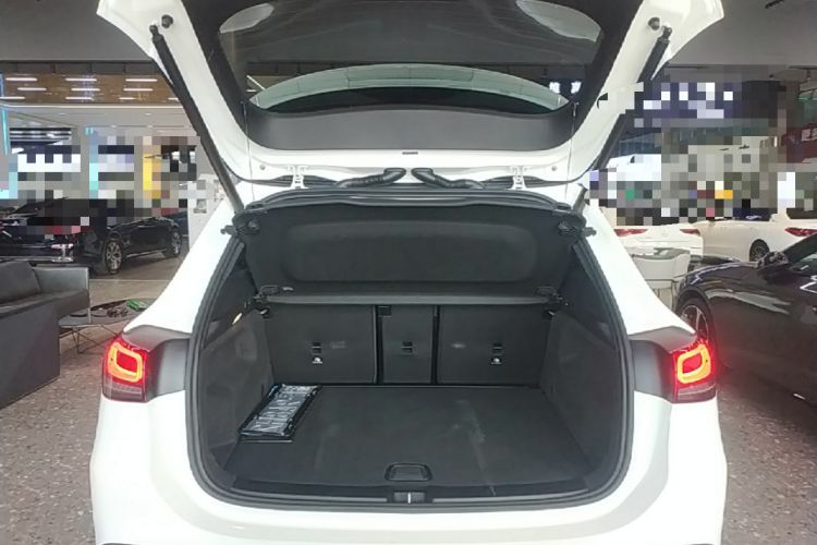 Used Mercedes-Benz GLA 2022 Facelifted GLA 200 Trunk