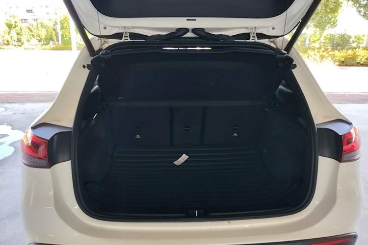 Used Mercedes-Benz GLA 2022 Facelifted GLA 200 Trunk