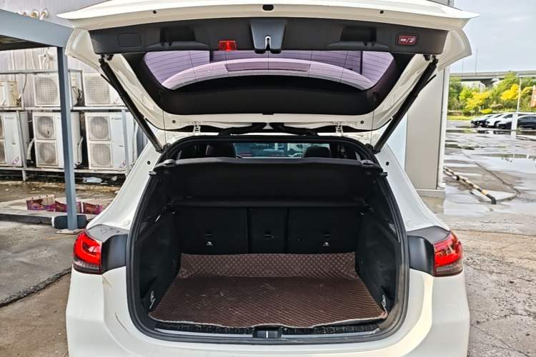 Used Mercedes-Benz GLA 2022 Facelifted GLA 200 Trunk