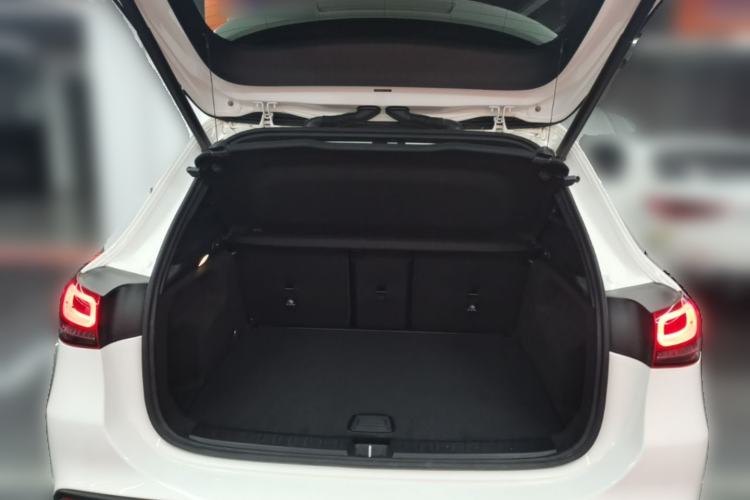 Used Mercedes-Benz GLA 2022 Facelifted GLA 200 Trunk