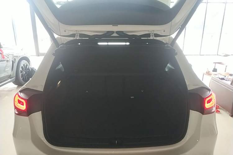 Used Mercedes-Benz GLA 2022 GLA 220 Trunk
