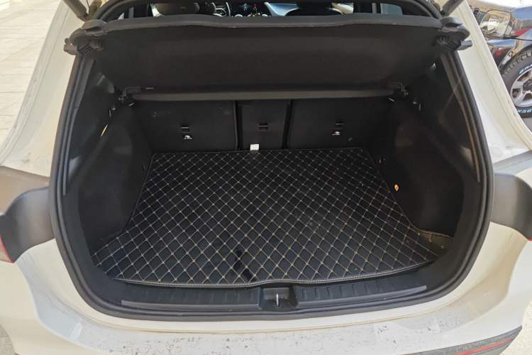 Used Mercedes-Benz GLA 2022 Facelifted GLA 200 Trunk