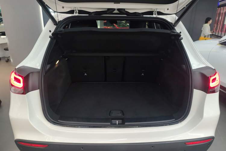 Used Mercedes-Benz GLA 2022 Facelifted GLA 200 Trunk