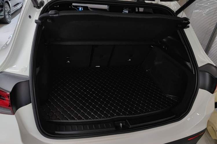 Used Mercedes-Benz GLA 2022 Facelifted GLA 200 Trunk